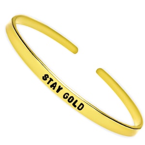 Pulsera Stay Gold Cuff: pulsera fina apilable con grabado inspirador, regalo de joyería motivacional para mujeres, afirmación positiva