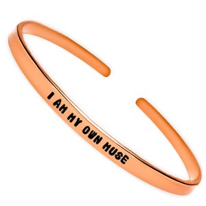 Pulseira I Am My Own Muse - Pulseira fina de ouro empilhável, joia inspiradora gravada, presente feminista, pulseira de empoderamento