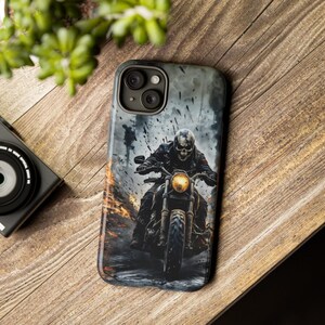 Funda para teléfono con calavera de motociclista: diseño de motocicleta grunge para iPhone, Samsung y Pixel imagen 8