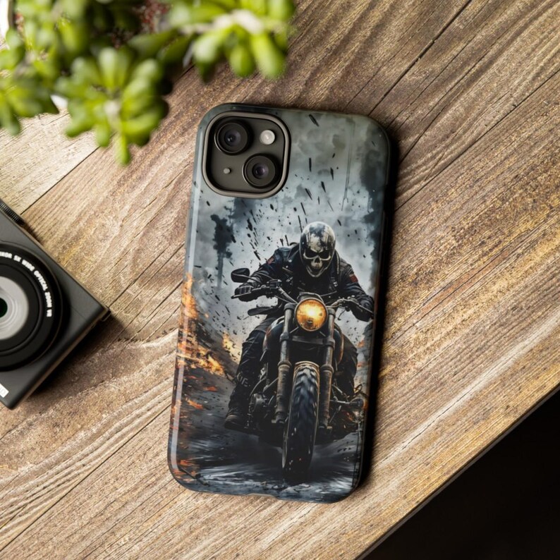 Funda para teléfono con calavera de motociclista: diseño de motocicleta grunge para iPhone, Samsung y Pixel imagen 8