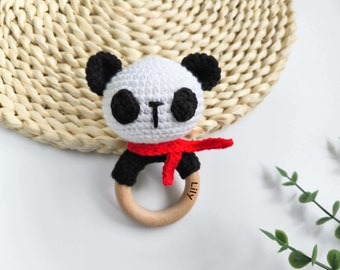 Hochet panda, cadeau bébé, hochet au crochet, jouet à saisir, anneau en chêne, cadeau nouveau-né, hochet bébé personnalisé,