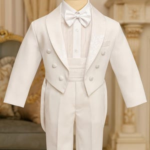 Wit smokingkostuum met vlinderstrik voor jongens: 5-delige doopoutfit met riem