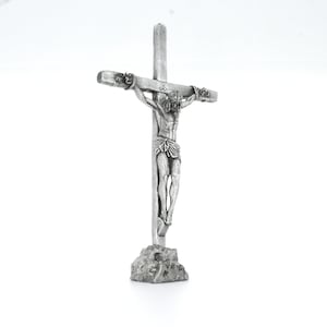 Jesus on the Cross | 30oz Silver Crucifix | Statue