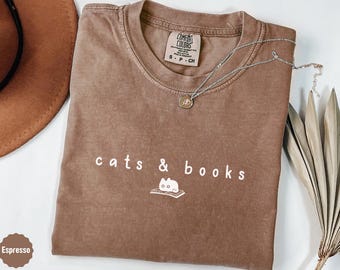 Camiseta de libros y gatos, camiseta de colores cómodos para amantes de los libros, camiseta de lectura, camiseta de lector, idea de regalo para club de lectura, graduación de bibliotecario, camiseta de ratón de biblioteca