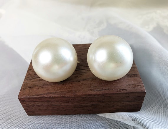 Large Vintage 1950s Faux Pearl Screw Back Earring… - image 2