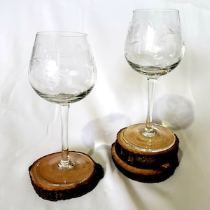 1960s Vintage Small Crystal Wine Glasses, Crystal Cordials, Etched Wine Glasses