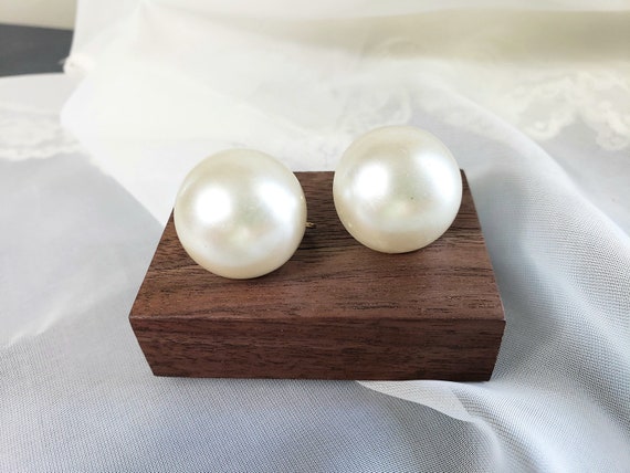 Large Vintage 1950s Faux Pearl Screw Back Earring… - image 9