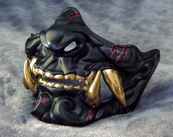 Bloody Dark Knight Samurai Maske, Oni Maske halbes Gesicht japanische Rüstung hannya menpo Halloween Maske Maskerade Karneval Party Cosplay Rollenspiel