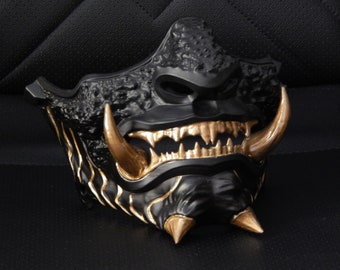 Dark Knight-Maske (matt), Oni-Halbmaske, Samurai-Rüstung im Mempo Hannya-Japan-Stil tragen, Halloween-Karnevalsparty-Cosplay-Rollenspielkostüm