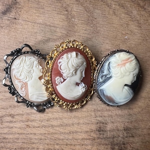 Vintage Victorian Cameo Brooch