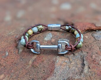 Edelsteen stijgbeugelarmband, Rocky Butte-jaspis kralenarmband, zilveren ruiterbedel, leren cowgirl-sieraden, rodeo-accessoire, 0062B