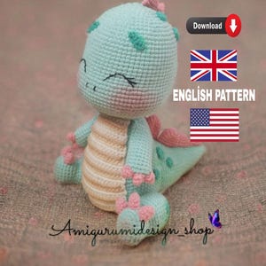 恐竜の英語パターン、編みぐるみ動物パターン、編みぐるみチュートリアルパターン、恐竜の英語パターン、かぎ針編み恐竜おもちゃPDF、イーストクロッシェ