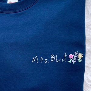 Moletom bordado à mão com caligrafia personalizada - Réplica de presente personalizado para professores com caligrafia infantil