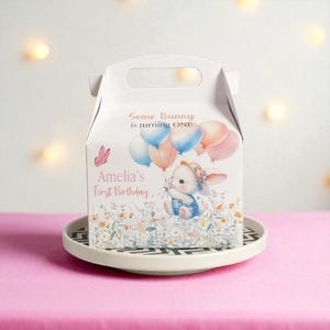 Bedankdoosje eerste verjaardag Bunny: Some Bunny Is One Party