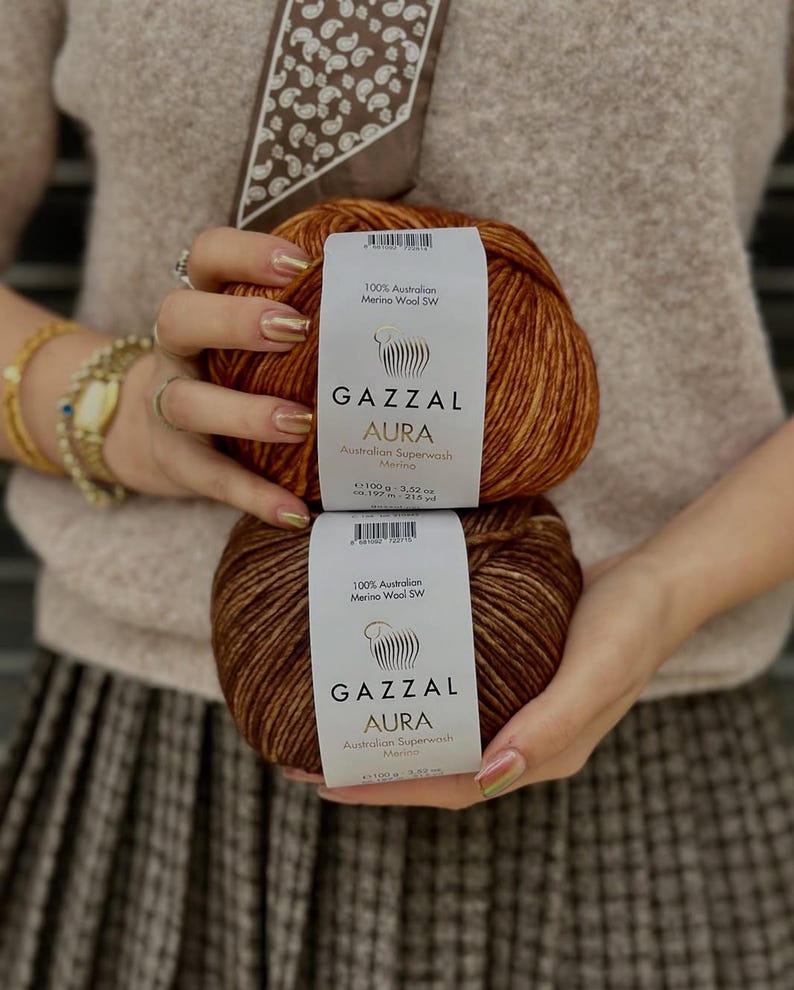 Gazzal Aura Yarn: Hand-Painted Australian Merino Wool, 100g DK Light Worsted bild 6