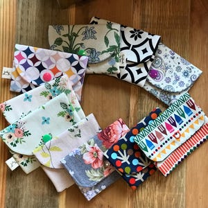 Tarjetero de tela hecho a mano / Algodón y lino de primera calidad / Tarjetas de regalo / Cartera de tela para tarjetas de crédito