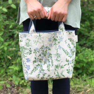 Blue Flower Pattern Mini Tote Bag | Sturdy Linen Fabric | Versatile & Stylish