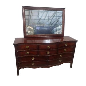 Vintage United Furniture Mahogany Bow Front Dresser With Mirror, Federal - Etsy Vintage United Furniture Mahogany Bow Front Dresser With Mirror, Federal - Etsy