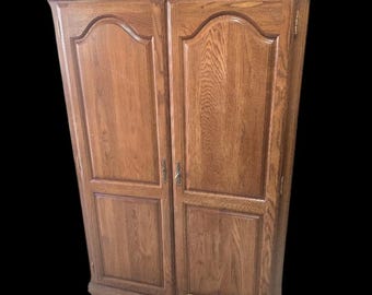Kincaid Hunter’s Run Solid Oak Entertainment Armoire / Storage Cabinet