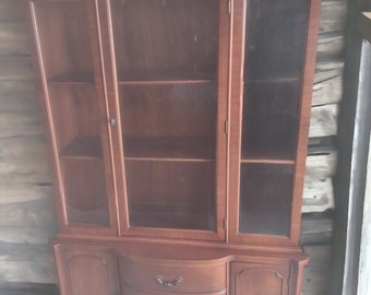 Vintage 1 pc Mahogany China Cabinet