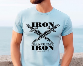 T-shirt ijzer scherpt ijzer | Christelijk shirt cadeaus Unisex heren dames geloof Bijbel religieus bidden