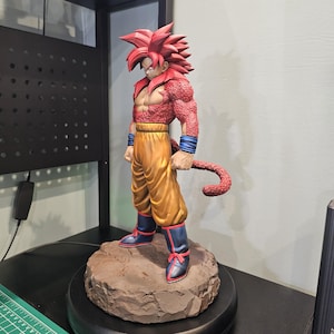 1/6 Super Sayian 4 Goku (Daima)