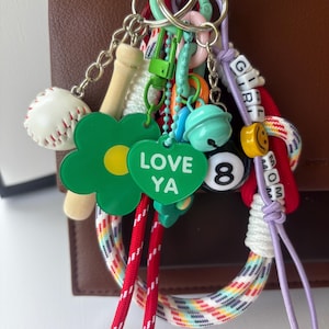 Stilvolle Taschenanhänger mit personalisiertem Namen, Baseball, Lucy 8 Ball, geflochtenes Seil Schlüsselanhänger Charme, Tasche Schlüsselanhänger