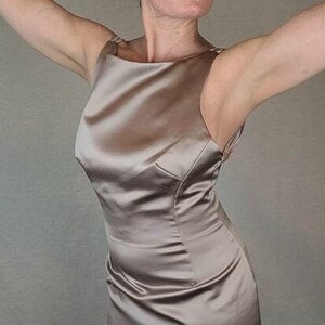 nicole miller champagne dress Nicole Miller Satin Ruched Sleeveless Sheath Dress Sz 4 Gold Champagne