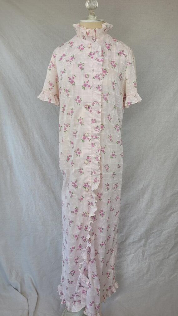 Vintage 1960s High Collared Floor Length Pink Flor