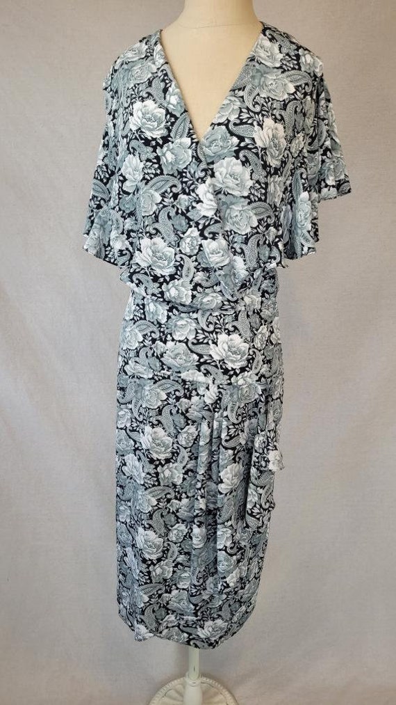 Vintage 1980s Black and White Floral Paisley Dres… - image 2