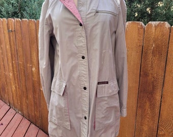 Vintage Early 1980s Jordache Reversible Pink and Gray Rain Coat in Size 7/8