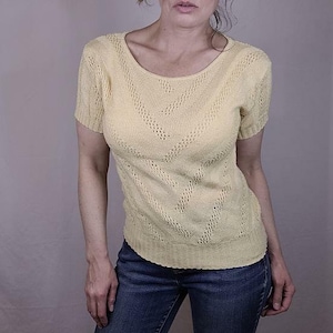 Vintage 80s Knit Pale Yellow Top in Size Small