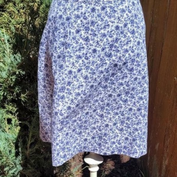 Vintage y2k Eddie Bauer Floral Skirt in Size 8