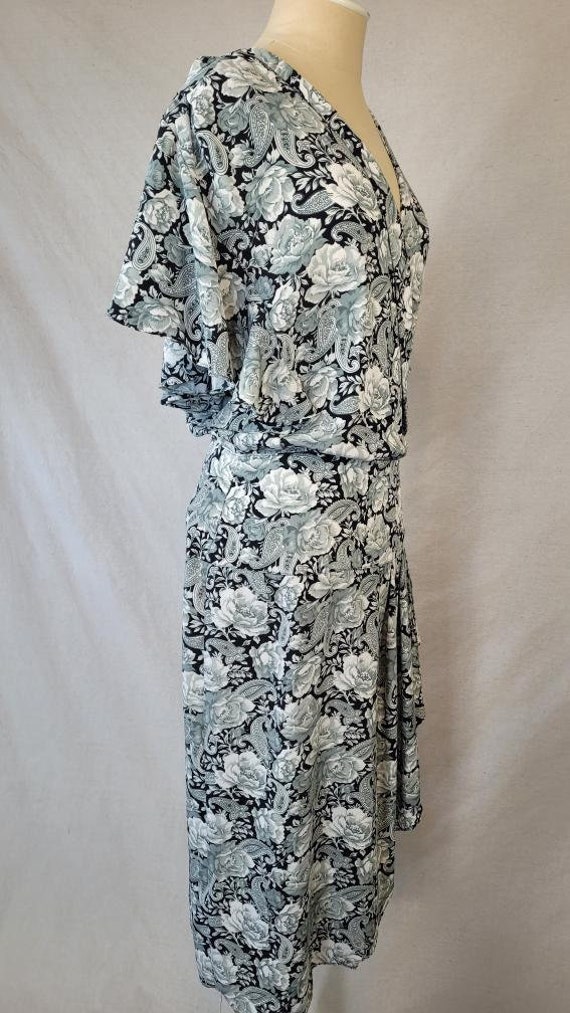 Vintage 1980s Black and White Floral Paisley Dres… - image 4