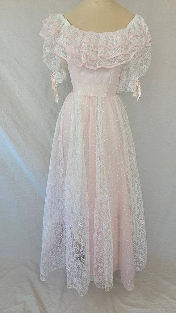 Vintage 1980s Pretty Pink Hearts and Lace Dress in