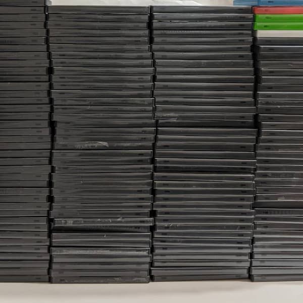 Lot of 150+ Empty DVD Cases- Light Weight Replacement Standard Size Good Condition Black,Green, Orange And White Colors