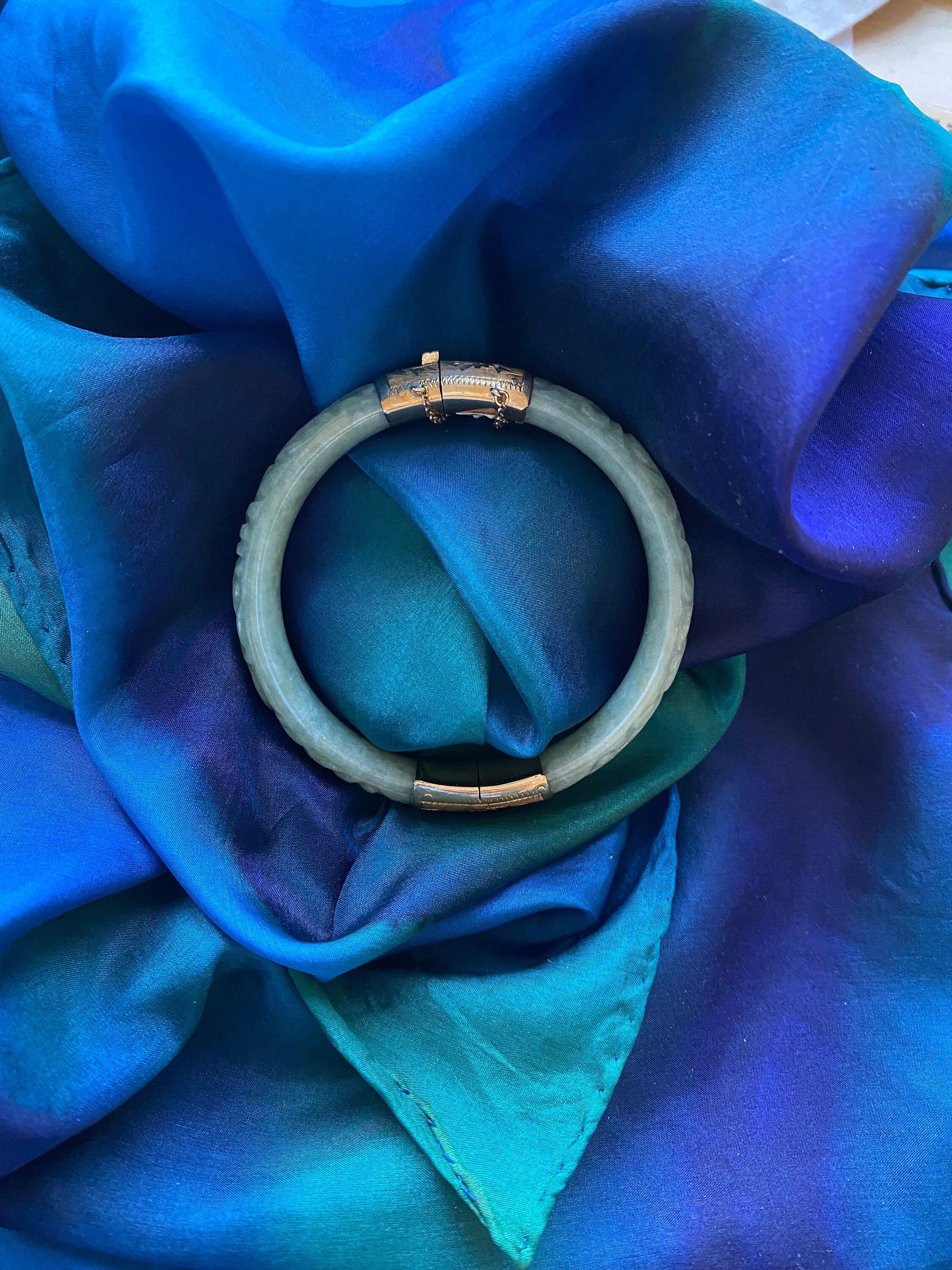 Carved jade bangle bracelet Clearance