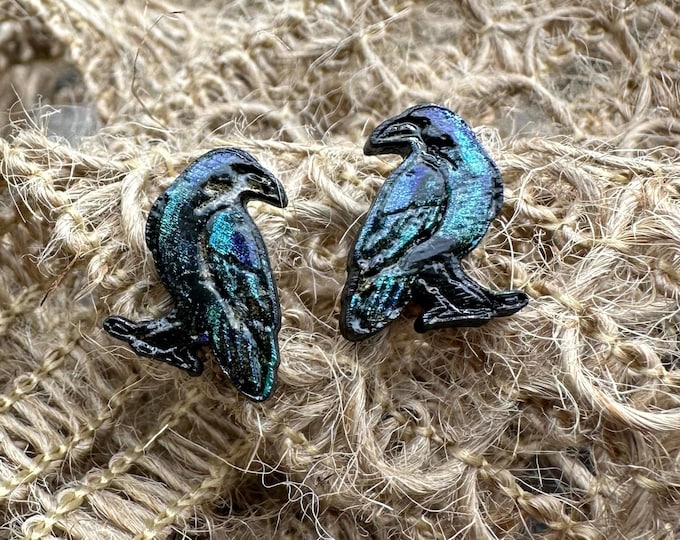 Hand-Painted Iridescent Crow Stud Earrings – Laser-Cut Wood Jewelry in Gift Box