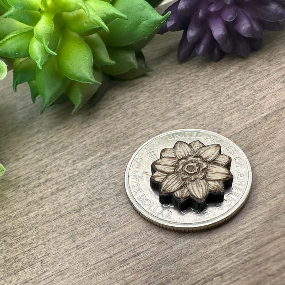 Geometric Daffodil Flower Wood Pieces