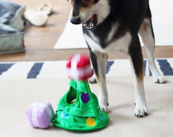 Christmas Tree Dog Hide and Seek Toy: Squeaky Chew Toy, Puppy Gift