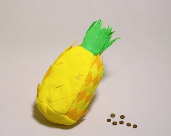 Pineapple Dog Snuffle Toy: Squeaky Enrichment & Nose Work