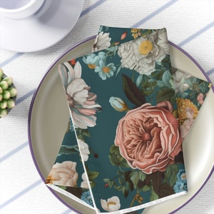 Blooming Floral Napkins Set of 4 - Vintage-Inspired Dining Decor, Botanical Elegance, Spring and Summer Table Accent, Dinner Napkins