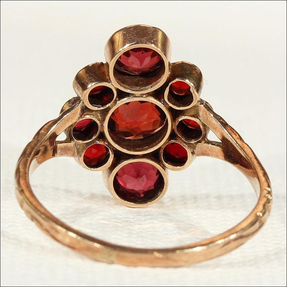 Antique Edwardian Garnet Cluster Ring in 9k Rose … - image 4