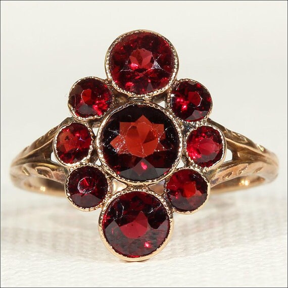 Antique Edwardian Garnet Cluster Ring in 9k Rose … - image 1