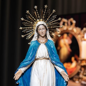 Our Lady of Grace Statue 9.8&quot; with Halo – Virgin Mary Statue for Prayer and Home Altar, Mother Mary Catholic Decor, Catholic Gifts for Women