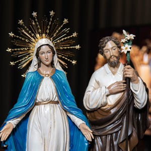 Hand-Painted Saint Joseph and Virgin Mary Statue Set - Virgin Mary Catholic Gifts Christian Decor Religious Gifts for Women & Men Home Decor