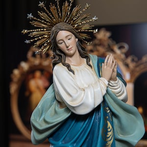 Hand-Painted Immaculate Conception of the Virgin Mary Blessed Mother Statues Catholic Gifts Christian Decor Religious Gifts for Women & Men