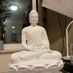 White Gautama Buddha Statue Sitting on Lotus, Shakyamuni Meditating Buddha, Buddha Decor for Home, Poly Stone Statue