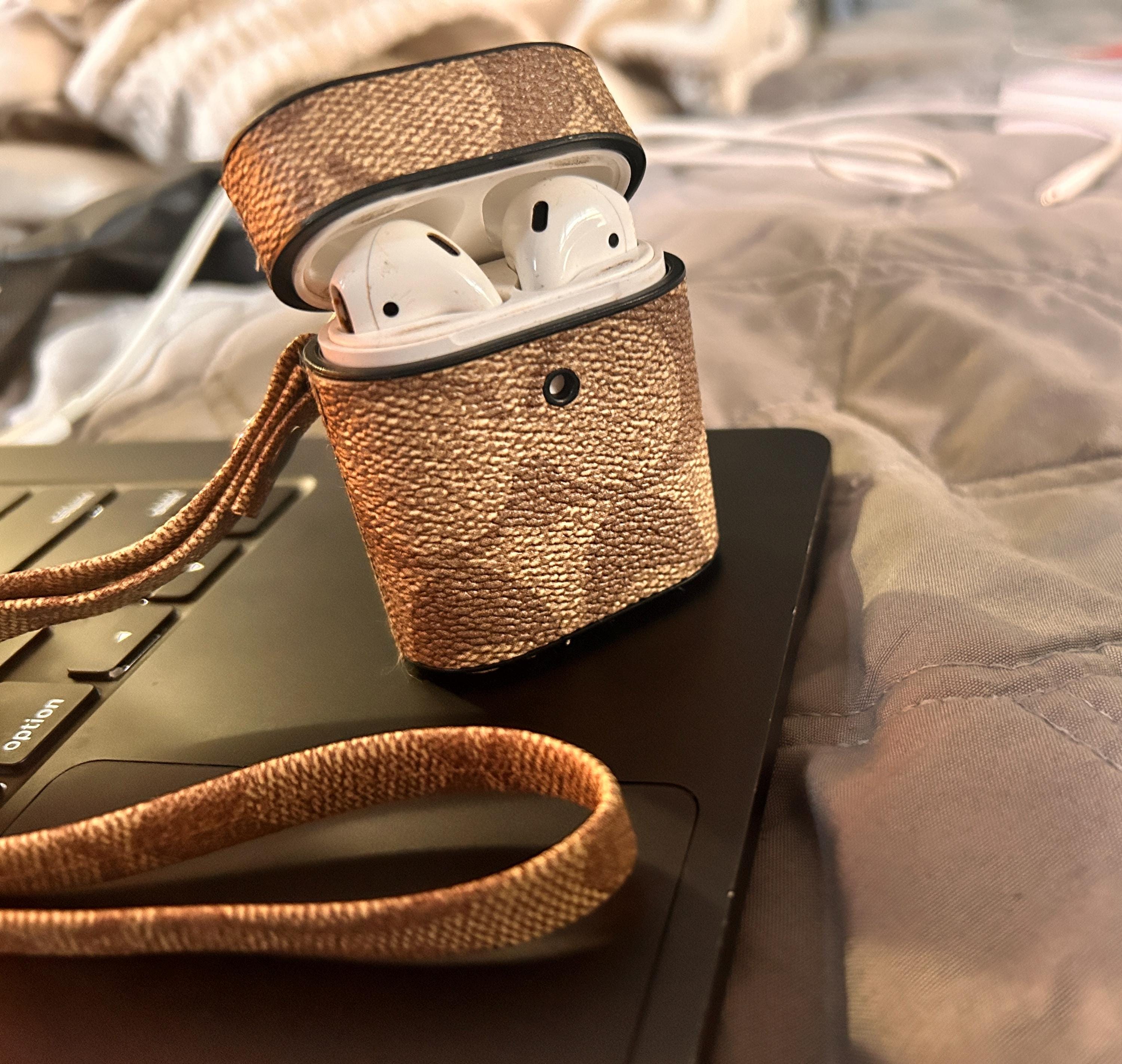 AirPod pro 3 gucci case - Etsy 日本