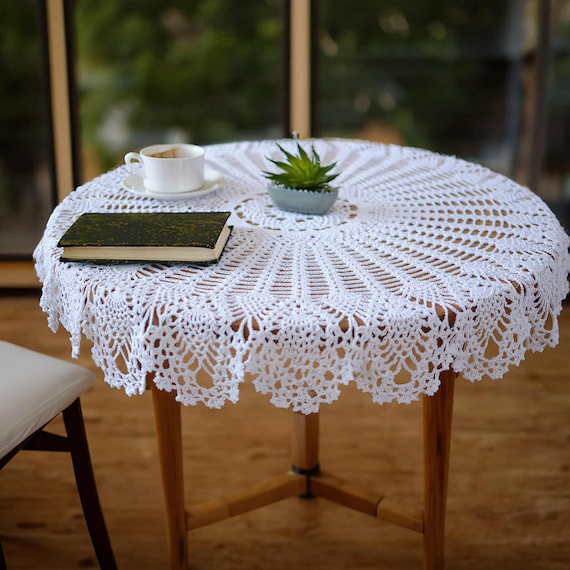 掻き編みニットのポンポンサークルクッション♡ホワイト単品♡北欧インテリア♡春夏 White Round Crochet Tablecloth - Etsy